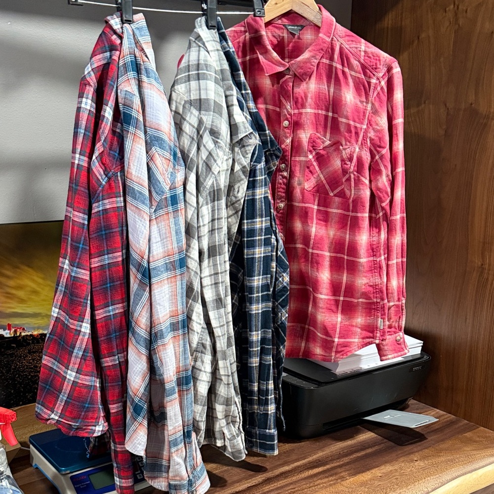 Women’s Eddie Bauer Plaid Button-Up Flannel bundle lot Shirts 5